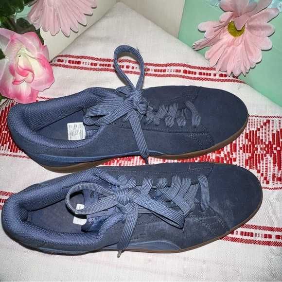 Puma Sneakers - Picture 7 of 8